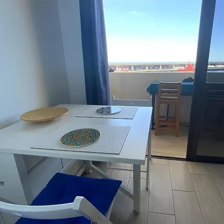 Guestready - Beachfront Apartment Marina Views Apartman La Restinga